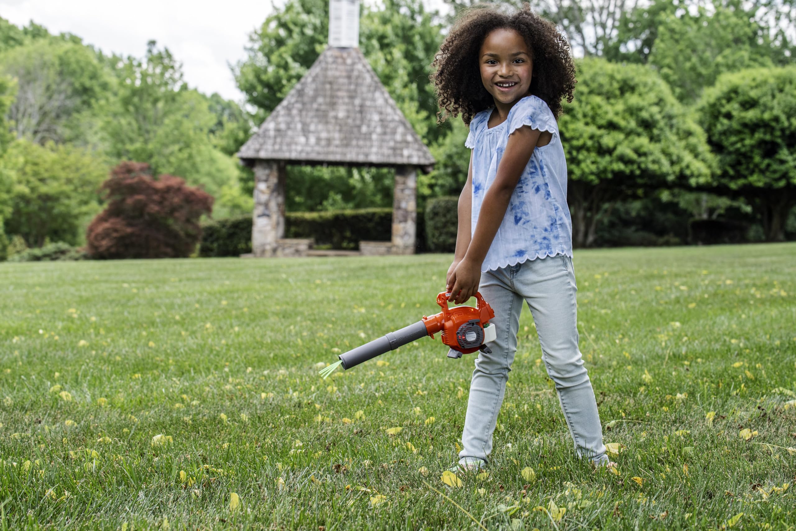 Husqvarna 125B Toy Leaf Blower, Light-Up Engine Makes Noise and Blows Out Real Air, Toddler Toys for Ages 3 and Up, Plastic, Orange/Gray, 589746402 - Image 5
