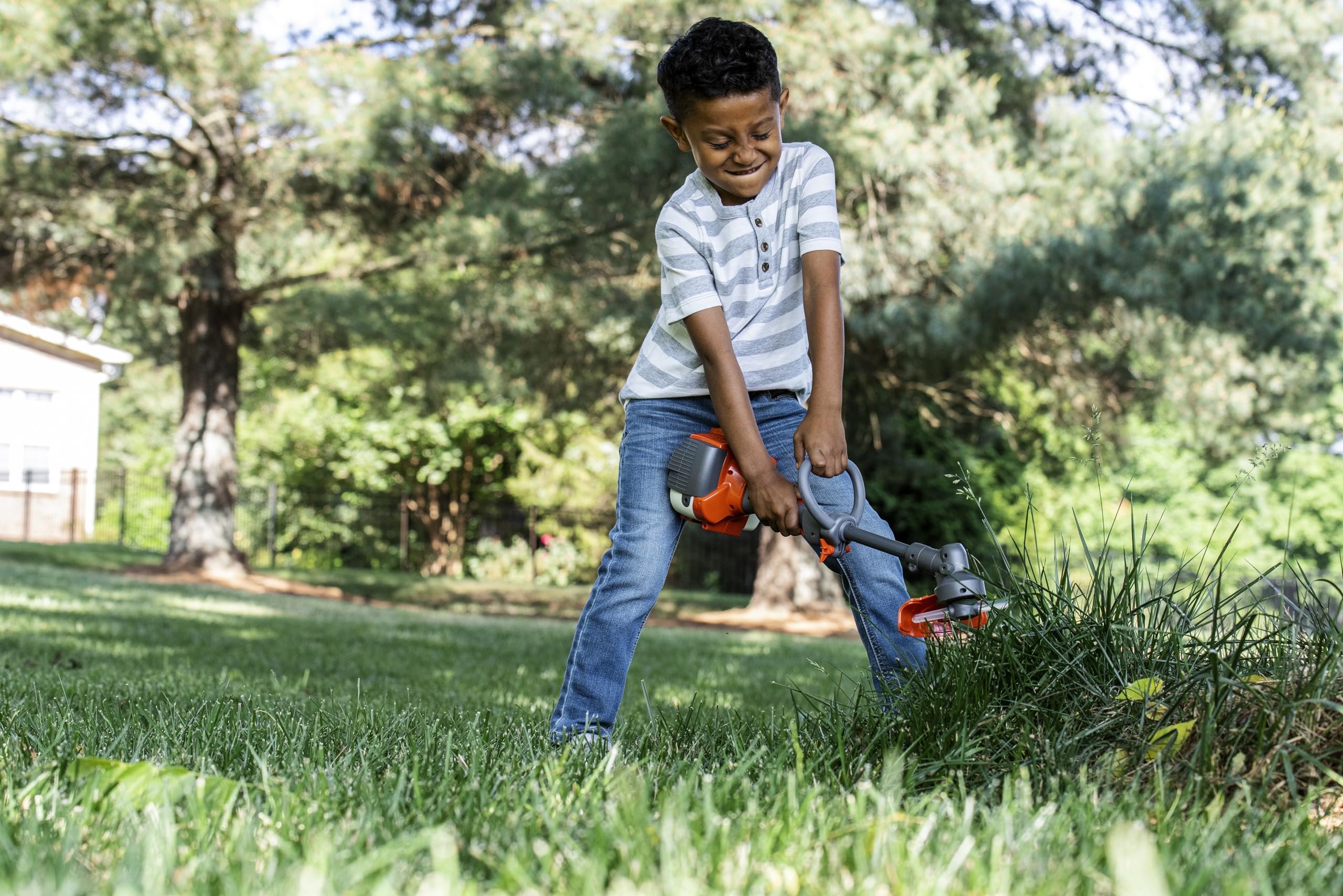 Husqvarna 223L Toy Trimmer with Realistic Sounds and Light-Up Trimmer Line, Toy Weed Eater for Kids Ages 3 and Up, 585729104 - Image 4