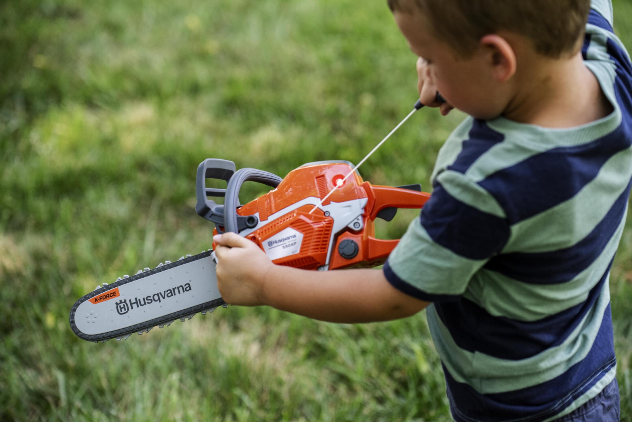 Husqvarna 550XP Toy Chainsaw, Ages 3+ - Image 3